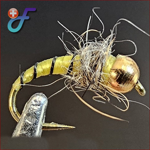 Fischereggä • AM Nymphe, Hell-Olive mit Messing-Goldkopf